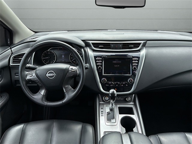 Nissan Murano Vehicle Full-screen Gallery Image 12