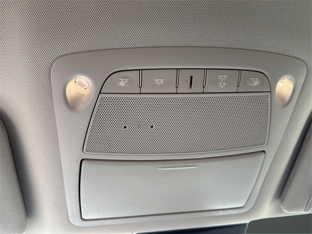 Nissan Murano Vehicle Full-screen Gallery Image 23