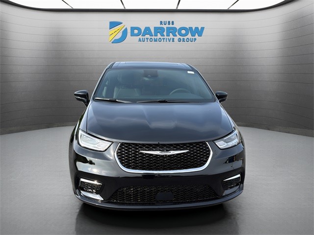 Chrysler Pacifica Vehicle Full-screen Gallery Image 8