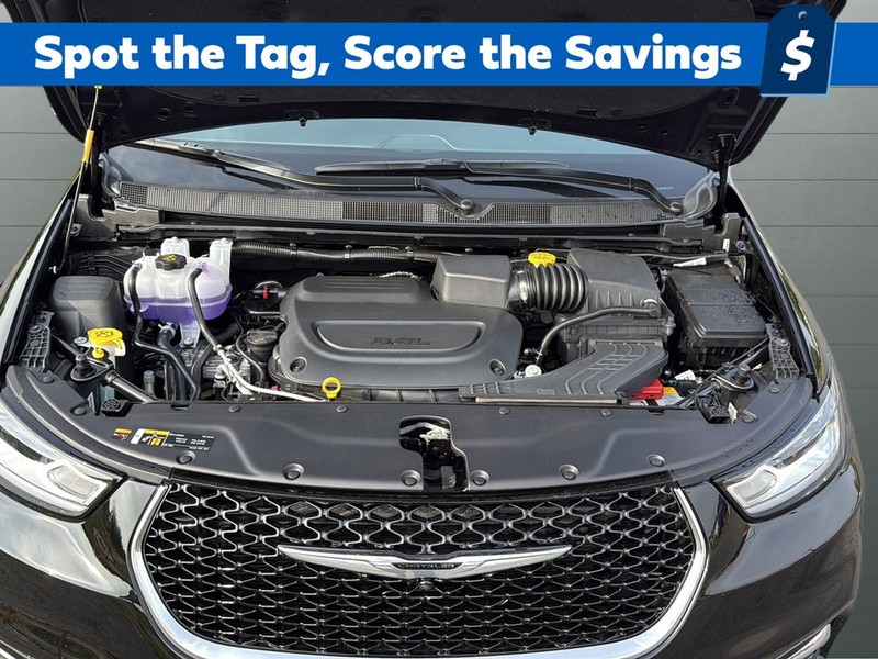 Chrysler Pacifica Vehicle Full-screen Gallery Image 19