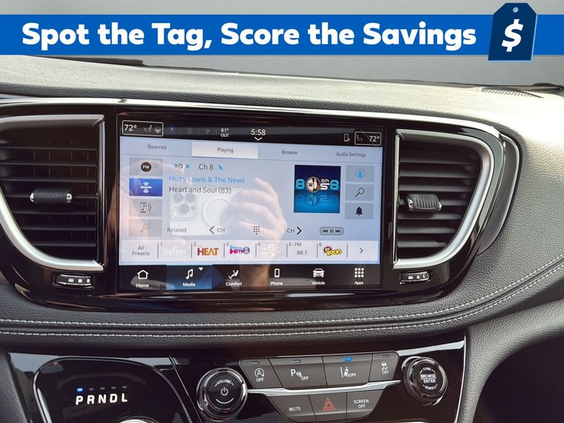 Chrysler Pacifica Vehicle Full-screen Gallery Image 20