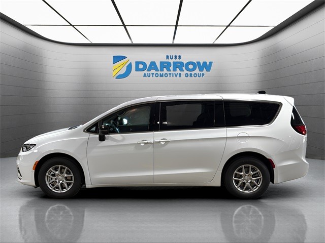 Chrysler Pacifica Vehicle Full-screen Gallery Image 2