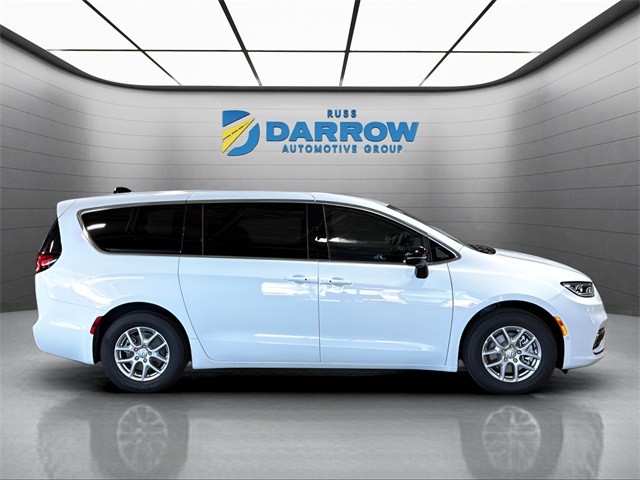 Chrysler Pacifica Vehicle Full-screen Gallery Image 6