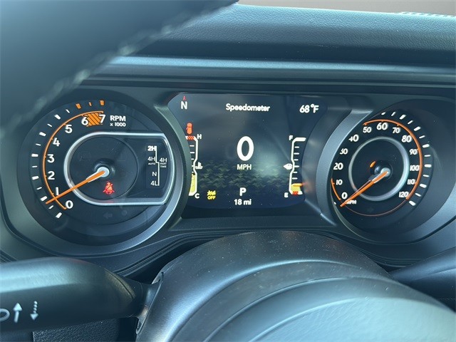 Jeep Wrangler Vehicle Full-screen Gallery Image 13