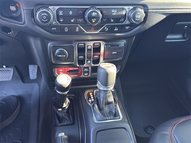 Jeep Wrangler Vehicle Full-screen Gallery Image 21