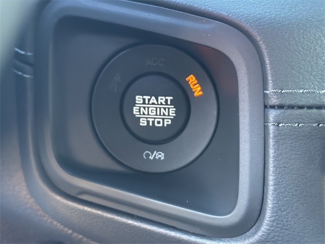 Jeep Wrangler Vehicle Full-screen Gallery Image 25