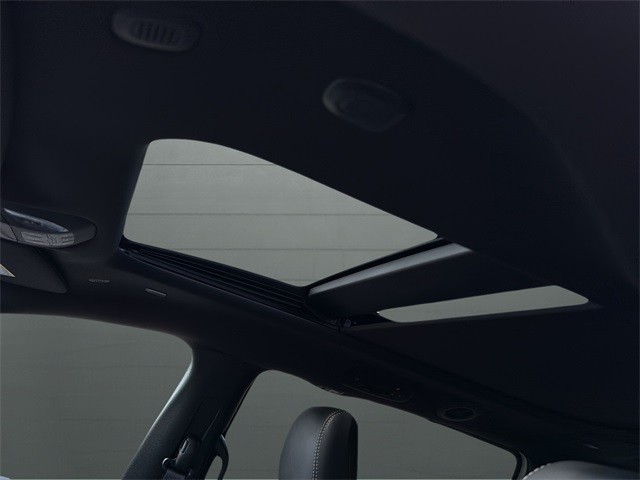 Chrysler Pacifica Vehicle Full-screen Gallery Image 16