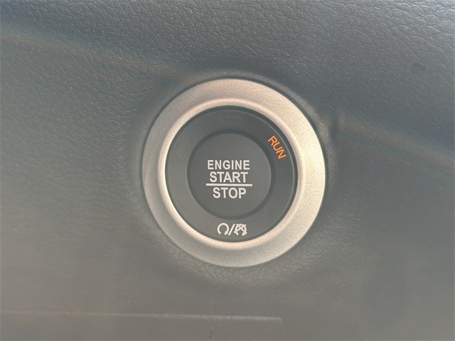 Chrysler Pacifica Vehicle Full-screen Gallery Image 23