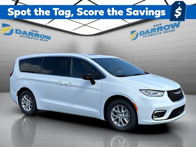Chrysler Pacifica Vehicle Full-screen Gallery Image 7