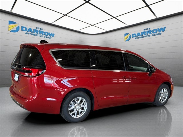 Chrysler Pacifica Vehicle Full-screen Gallery Image 5