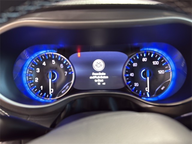 Chrysler Pacifica Vehicle Full-screen Gallery Image 13