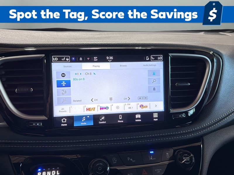 Chrysler Pacifica Vehicle Full-screen Gallery Image 20