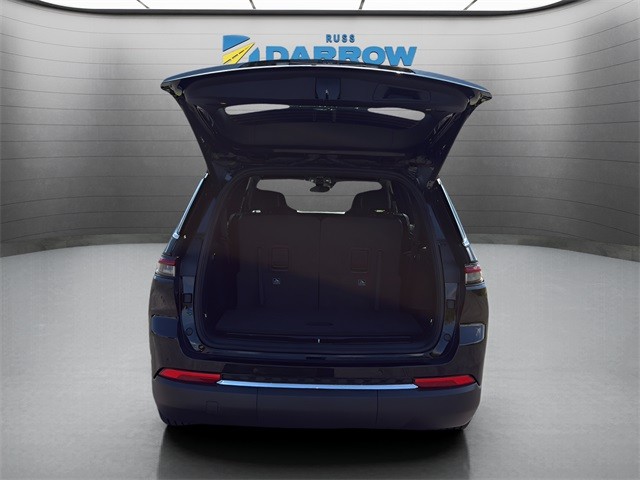 Jeep Grand Cherokee L Vehicle Full-screen Gallery Image 25