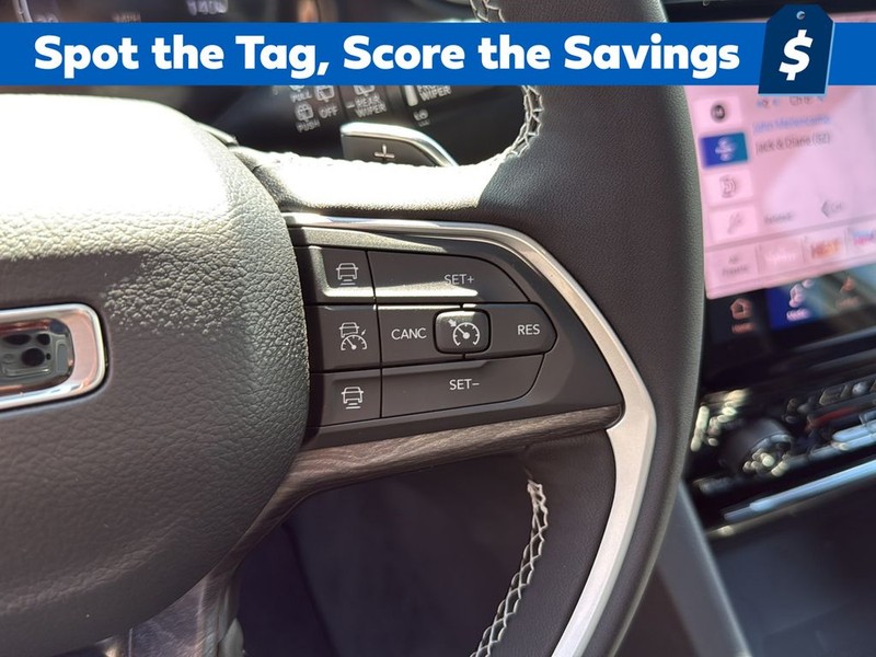 Jeep Grand Cherokee L Vehicle Full-screen Gallery Image 19