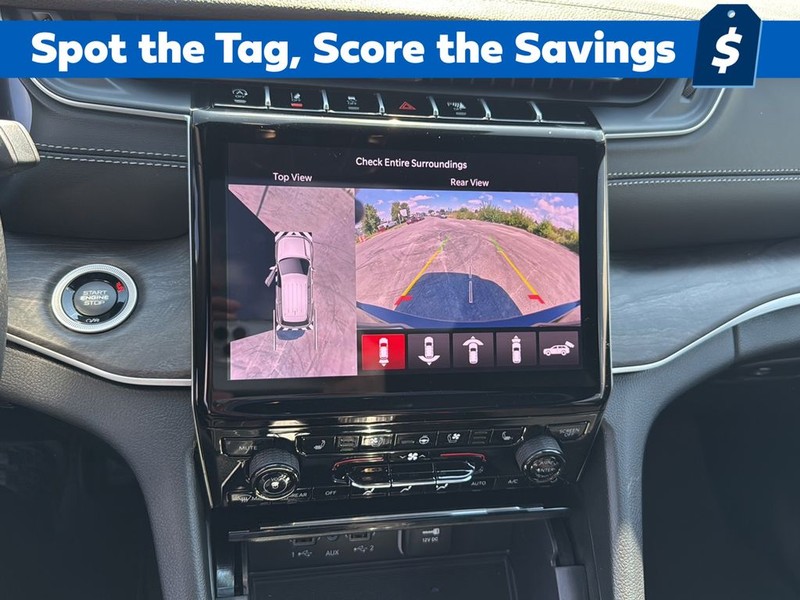 Jeep Grand Cherokee L Vehicle Full-screen Gallery Image 22