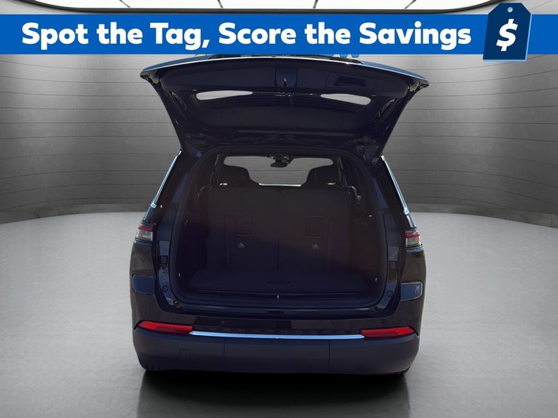 Jeep Grand Cherokee L Vehicle Full-screen Gallery Image 25