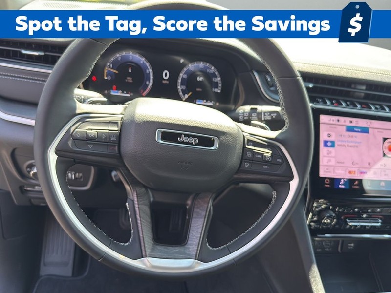 Jeep Grand Cherokee L Vehicle Full-screen Gallery Image 26