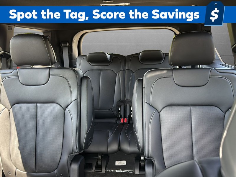 Jeep Grand Cherokee L Vehicle Full-screen Gallery Image 27