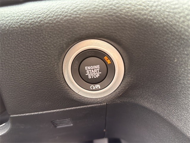 Chrysler Pacifica Vehicle Full-screen Gallery Image 22