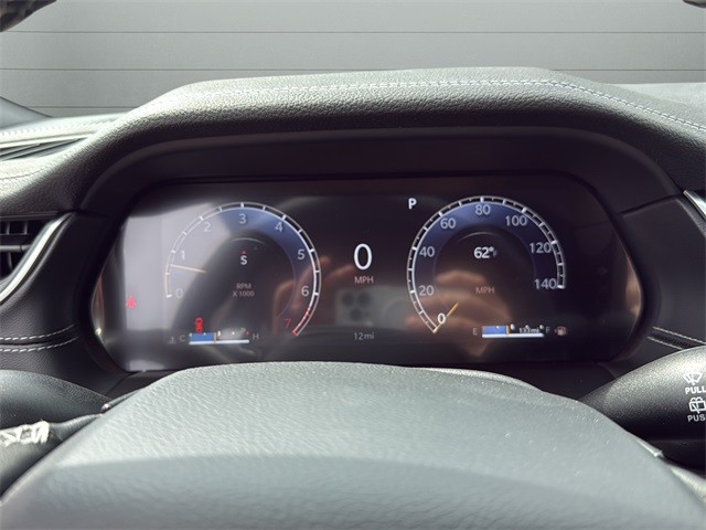 Jeep Grand Cherokee L Vehicle Full-screen Gallery Image 13