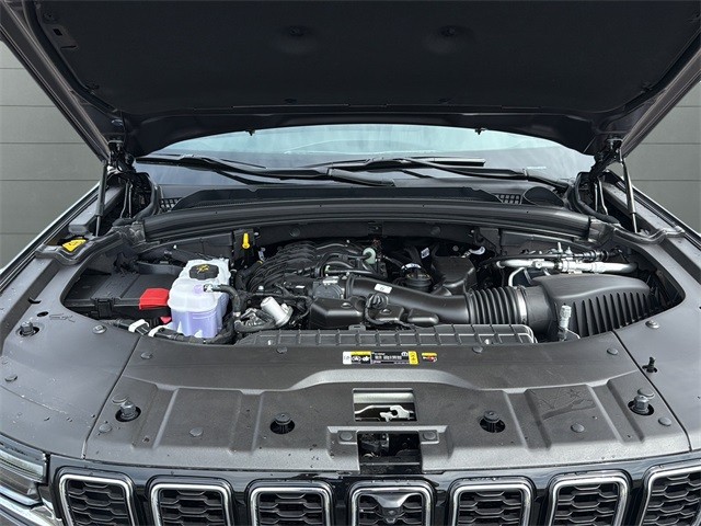 Jeep Grand Cherokee L Vehicle Full-screen Gallery Image 20