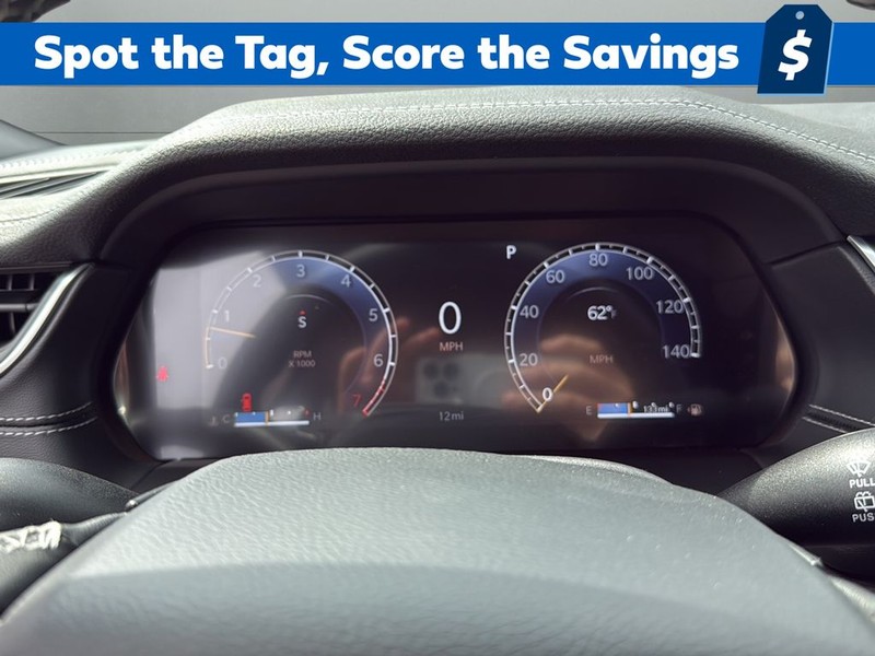 Jeep Grand Cherokee L Vehicle Full-screen Gallery Image 13