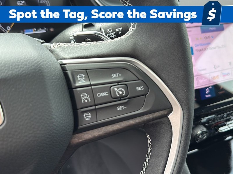 Jeep Grand Cherokee L Vehicle Full-screen Gallery Image 19