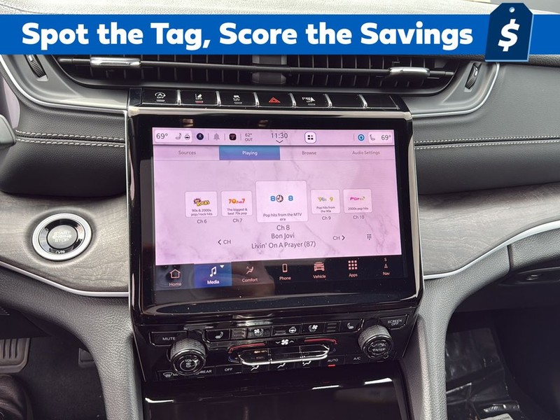 Jeep Grand Cherokee L Vehicle Full-screen Gallery Image 21