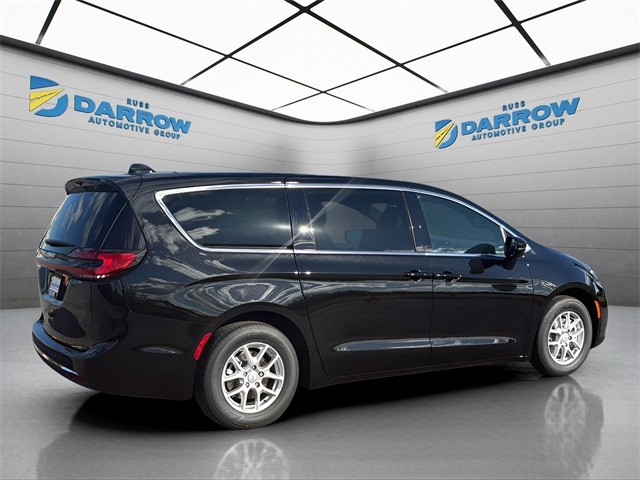 Chrysler Pacifica Vehicle Full-screen Gallery Image 5