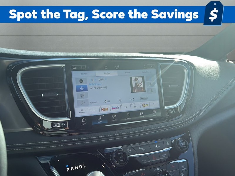 Chrysler Pacifica Vehicle Full-screen Gallery Image 20