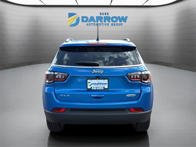 Jeep Compass Vehicle Full-screen Gallery Image 4