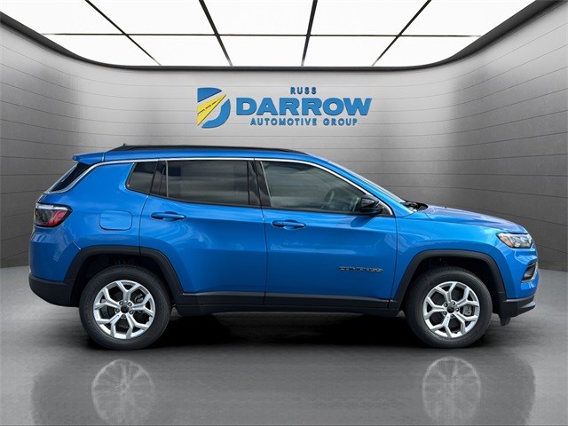 Jeep Compass Vehicle Full-screen Gallery Image 6