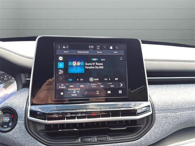 Jeep Compass Vehicle Full-screen Gallery Image 22