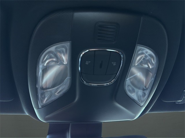 Jeep Compass Vehicle Full-screen Gallery Image 24