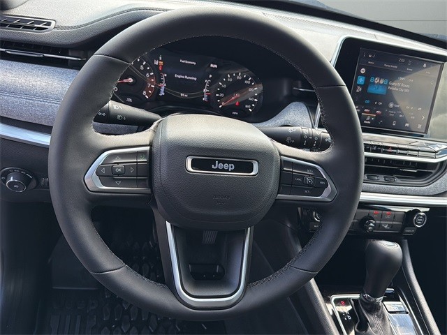 Jeep Compass Vehicle Full-screen Gallery Image 27