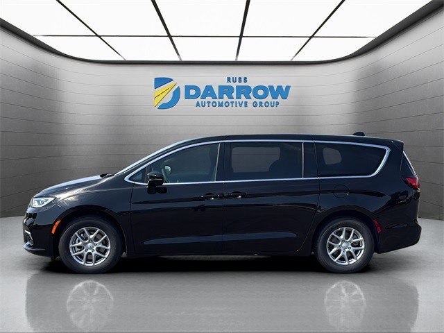 Chrysler Pacifica Vehicle Full-screen Gallery Image 2