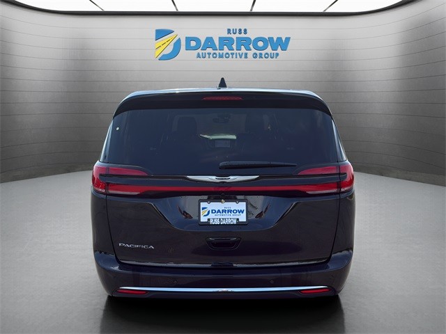 Chrysler Pacifica Vehicle Full-screen Gallery Image 4