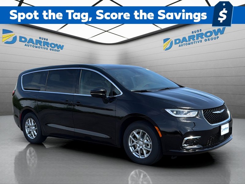 Chrysler Pacifica Vehicle Full-screen Gallery Image 7