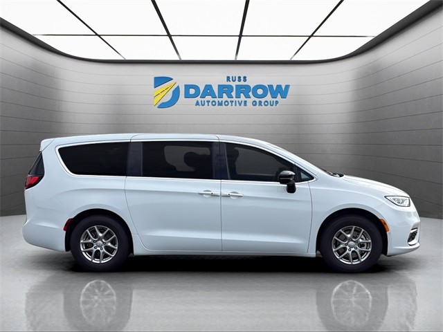 Chrysler Pacifica Vehicle Full-screen Gallery Image 6
