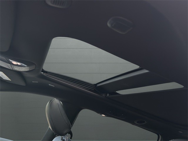 Chrysler Pacifica Vehicle Full-screen Gallery Image 16