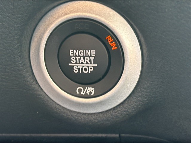 Chrysler Pacifica Vehicle Full-screen Gallery Image 23