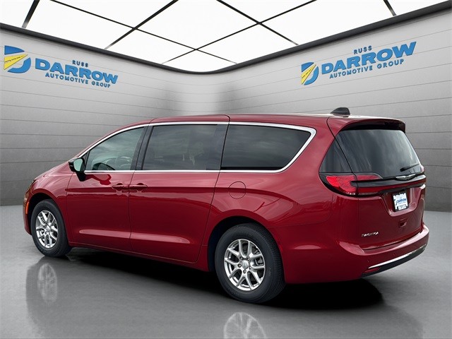 Chrysler Pacifica Vehicle Full-screen Gallery Image 3