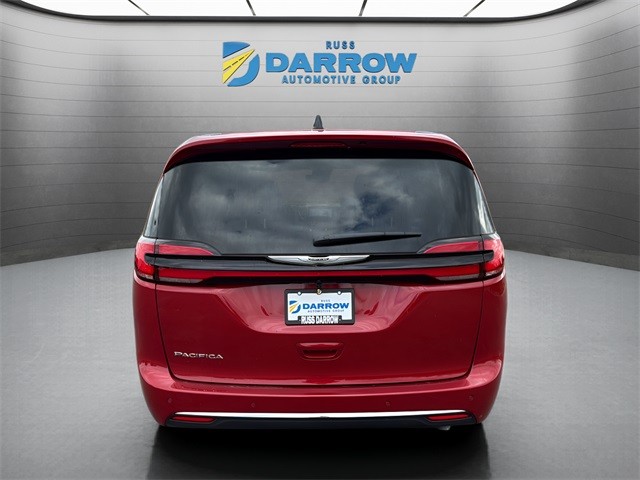 Chrysler Pacifica Vehicle Full-screen Gallery Image 4