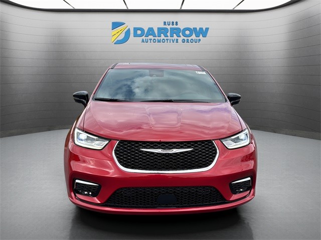 Chrysler Pacifica Vehicle Full-screen Gallery Image 8