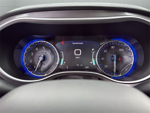 Chrysler Pacifica Vehicle Full-screen Gallery Image 13