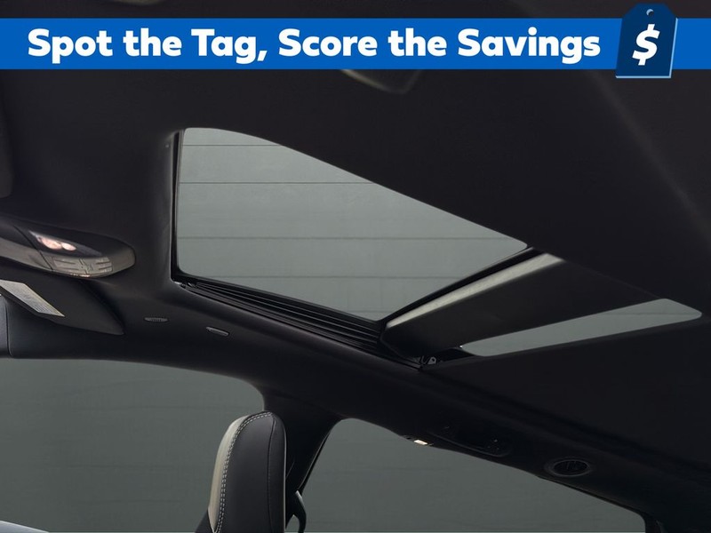 Chrysler Pacifica Vehicle Full-screen Gallery Image 16