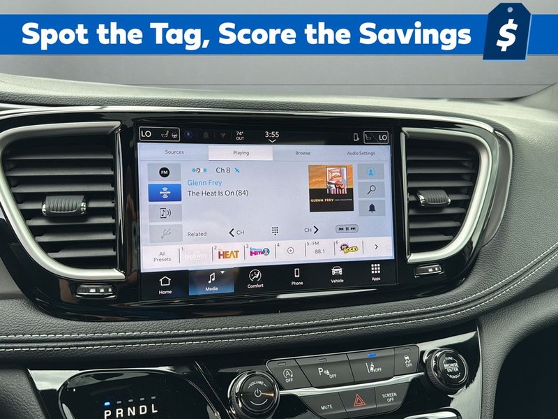 Chrysler Pacifica Vehicle Full-screen Gallery Image 20