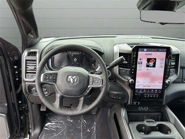 Ram 2500 Vehicle Full-screen Gallery Image 12