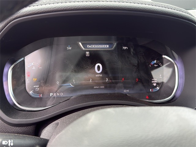 Ram 2500 Vehicle Full-screen Gallery Image 13