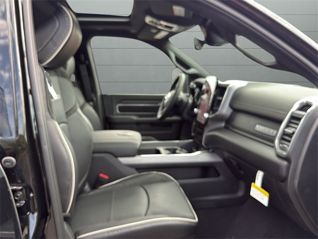 Ram 2500 Vehicle Full-screen Gallery Image 15